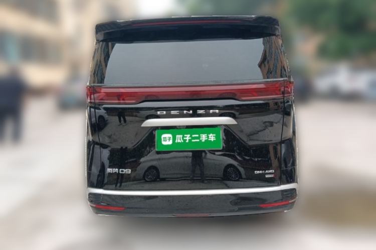 Used Denza D9 2025 DM-i Smart Drive 1020 Four-Wheel Drive Deluxe Model Rear