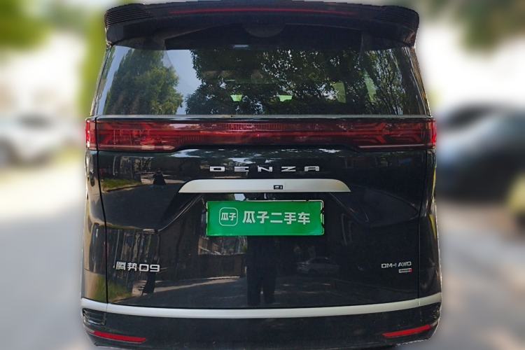 Used Denza D9 2025 DM-i Smart Drive 1020 Four-Wheel Drive Premium Model Rear