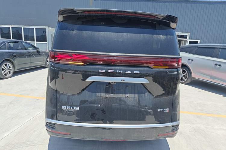 Used Denza D9 2025 Model DM-i Four-Wheel Drive Prestige Edition Rear