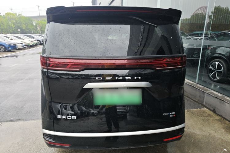 Used Denza D9 2025 DM-i Smart Drive 1020 Four-Wheel Drive Deluxe Model Rear
