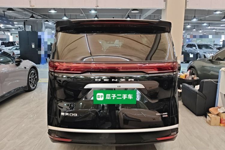 Used Denza D9 2025 DM-i Intelligent Drive 1020 Four-Wheel Drive Prestige Model Rear