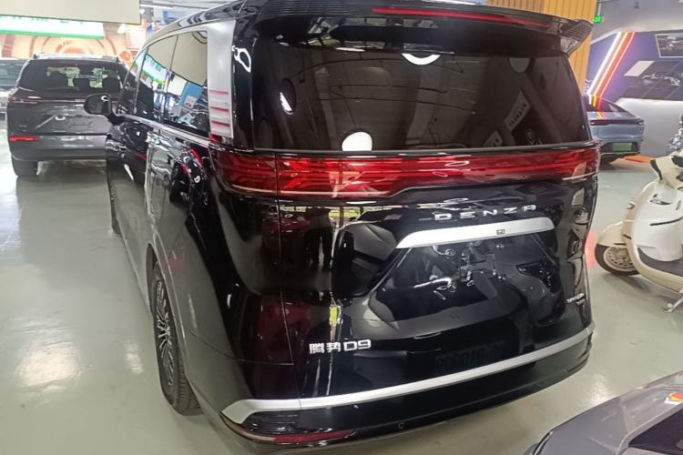 Used Denza D9 2025 DM-i Intelligent Drive 1020 Four-Wheel Drive Flagship Model Rear Left 45 Deg