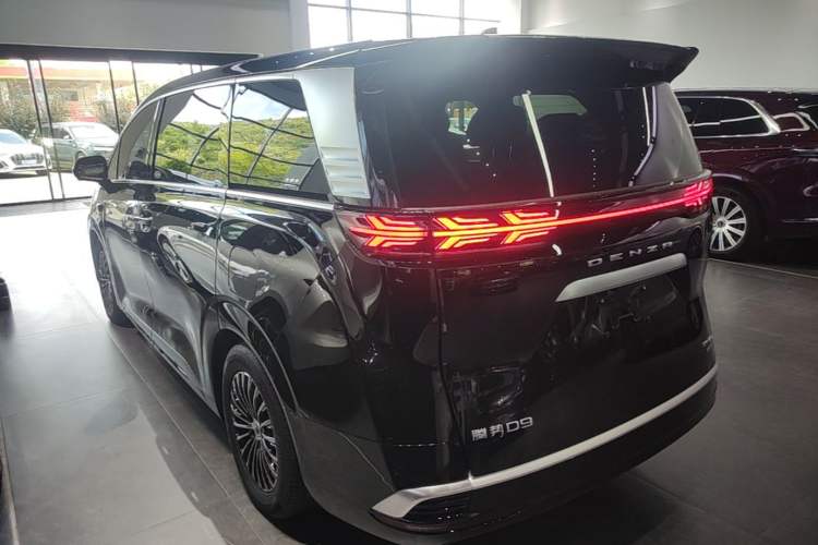 Used Denza D9 2025 DM-i Intelligent Drive 1020 Four-Wheel Drive Prestige Model Rear Left 45 Deg
