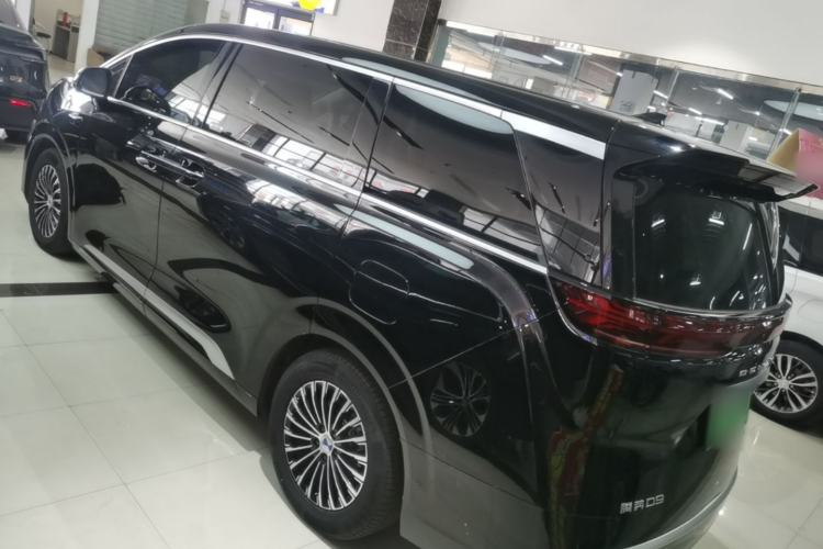 Used Denza D9 2025 DM-i Smart Drive 1020 Four-Wheel Drive Deluxe Model Rear Left 45 Deg