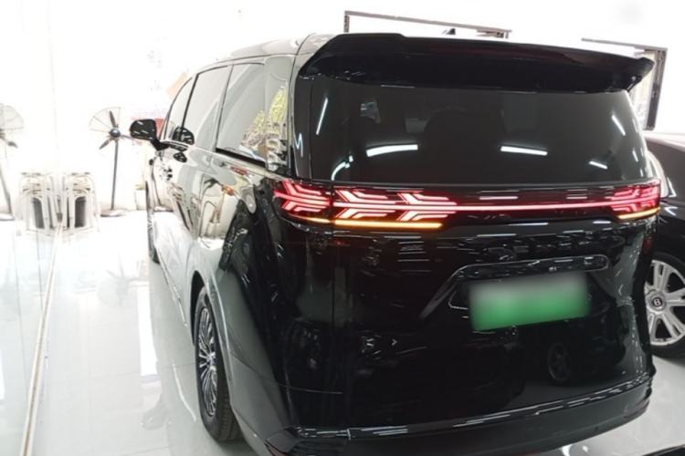 Used Denza D9 2025 DM-i Intelligent Drive 1020 Four-Wheel Drive Flagship Model Rear Left 45 Deg