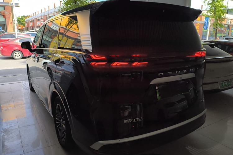 Used Denza D9 2025 DM-i Smart Drive 1020 Four-Wheel Drive Deluxe Model Rear Left 45 Deg