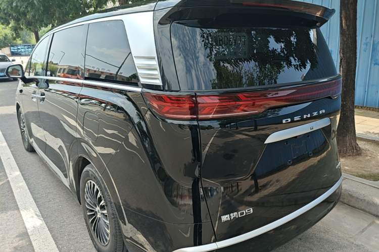Used Denza D9 2025 DM-i Intelligent Drive 1020 Four-Wheel Drive Flagship Model Rear Left 45 Deg