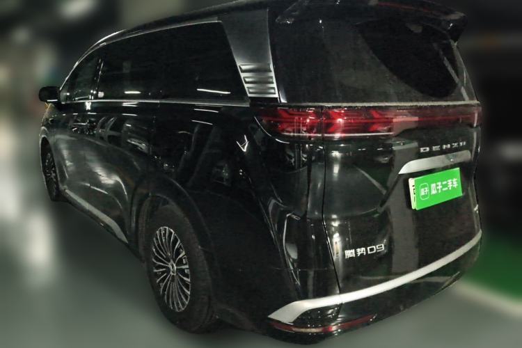 Used Denza D9 2025 DM-i Smart Drive 1020 Four-Wheel Drive Deluxe Model Rear Left 45 Deg