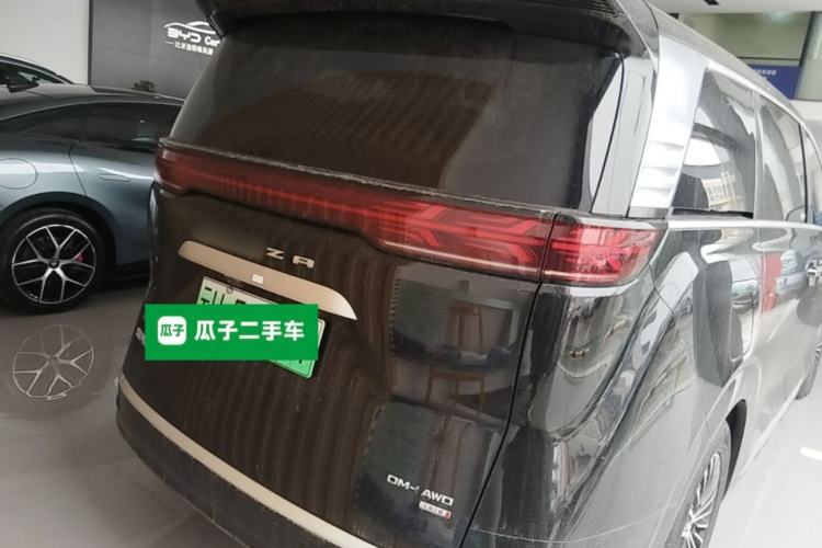 Used Denza D9 2025 DM-i Intelligent Drive 1020 Four-Wheel Drive Prestige Model Rear