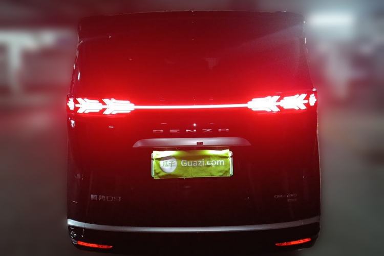 Used Denza D9 2025 DM-i Smart Drive 1020 Four-Wheel Drive Premium Model Rear