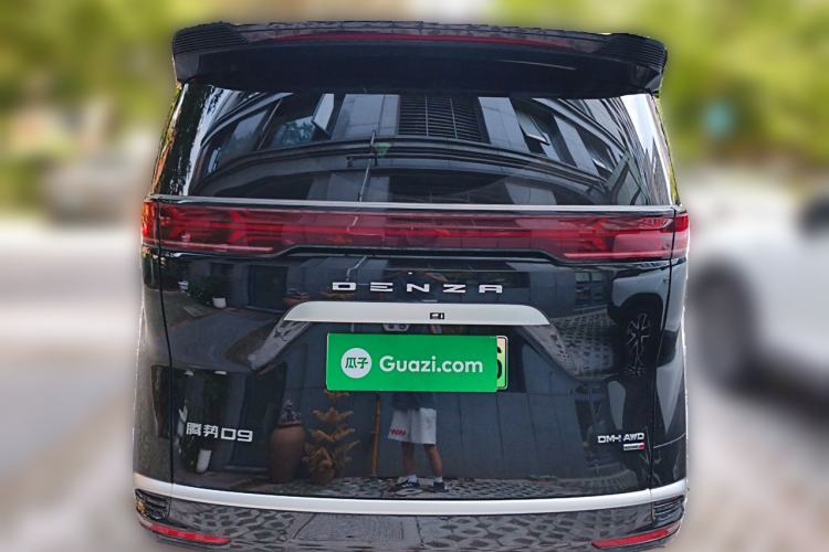 Used Denza D9 2025 DM-i Smart Drive 1020 Four-Wheel Drive Premium Model Rear
