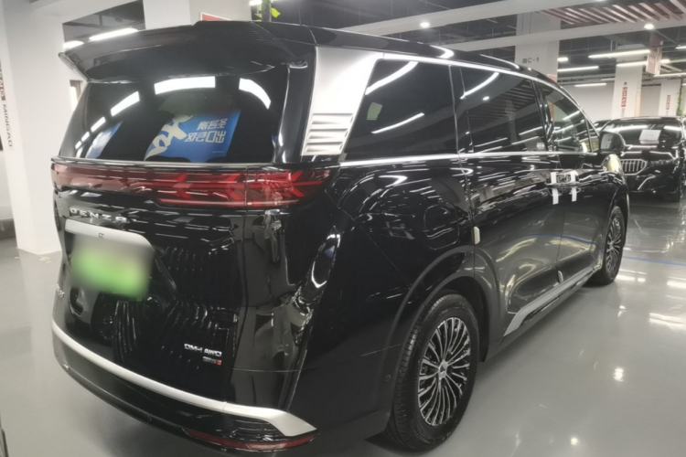 Used Denza D9 2025 DM-i Intelligent Drive 1020 Four-Wheel Drive Flagship Model Rear Right 45 Deg