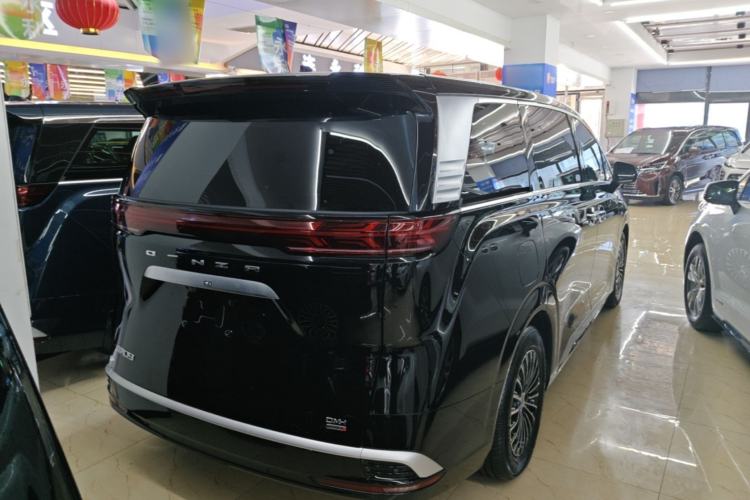 Used Denza D9 2025 DM-i Intelligent Drive 1020 Four-Wheel Drive Prestige Model Rear Right 45 Deg