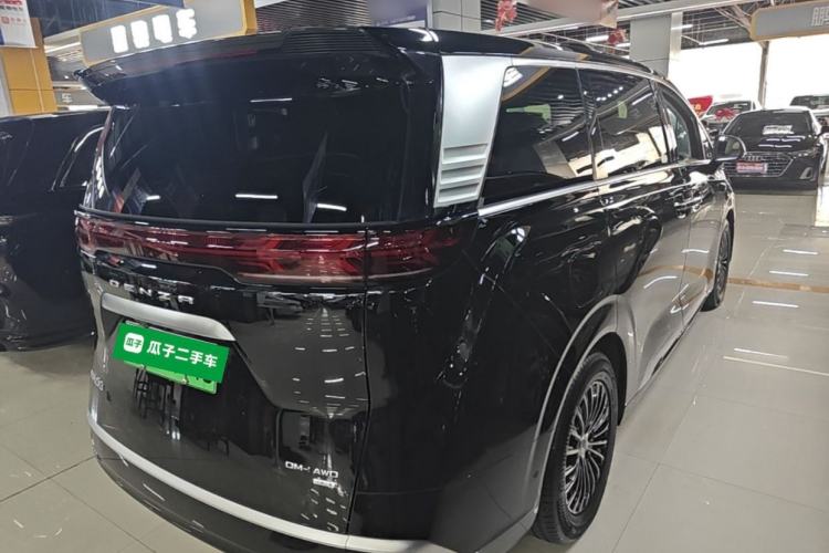 Used Denza D9 2025 DM-i Smart Drive 1020 Four-Wheel Drive Deluxe Model Rear Right 45 Deg