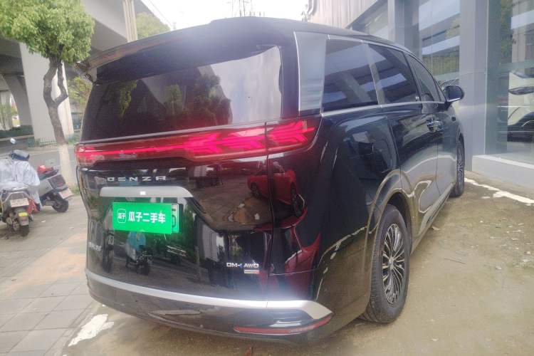 Used Denza D9 2025 DM-i Intelligent Drive 1020 Four-Wheel Drive Flagship Model Rear Right 45 Deg