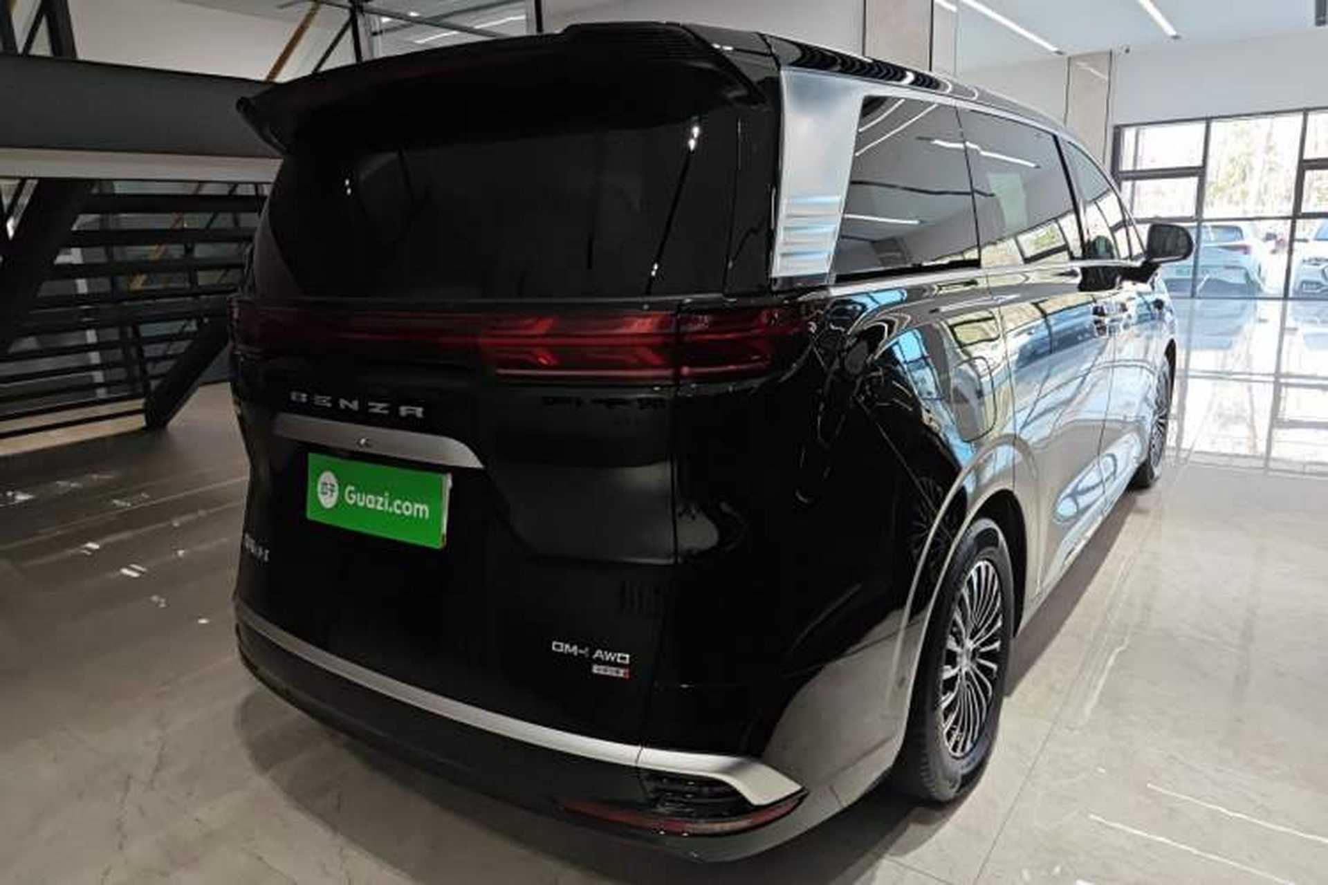 Used Denza D9 2025 DM-i Intelligent Drive 1020 Four-Wheel Drive Flagship Model Rear Right 45 Deg