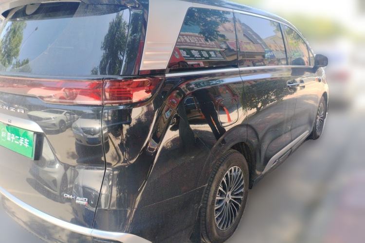Used Denza D9 2025 DM-i Smart Drive 1020 Four-Wheel Drive Deluxe Model Rear Right 45 Deg