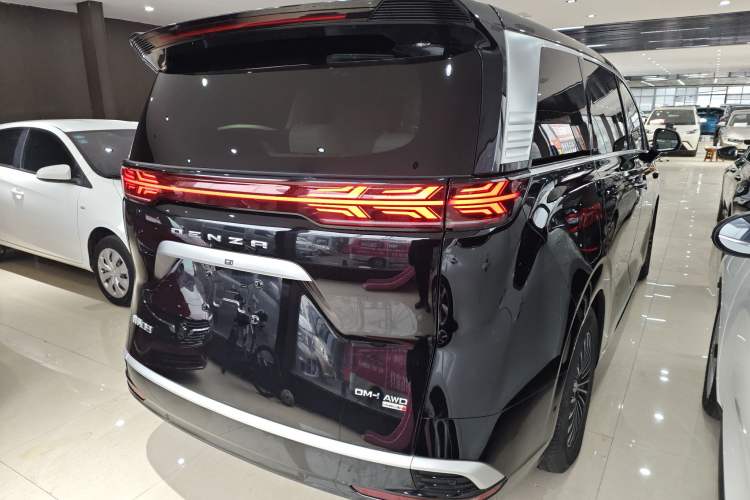 Used Denza D9 2025 DM-i Intelligent Drive 1020 Four-Wheel Drive Prestige Model Rear Right 45 Deg