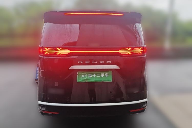 Used Denza D9 2025 DM-i Intelligent Drive 1020 Four-Wheel Drive Prestige Model Rear