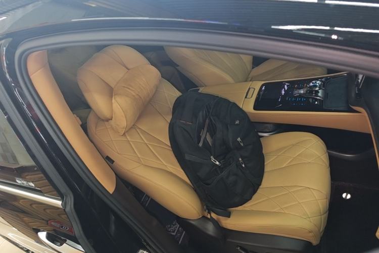 Used Denza D9 2025 DM-i Intelligent Drive 1020 Four-Wheel Drive Prestige Model Right Front Seat
