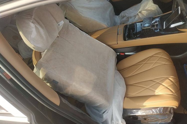 Used Denza D9 2025 Model DM-i Four-Wheel Drive Prestige Edition Right Front Seat