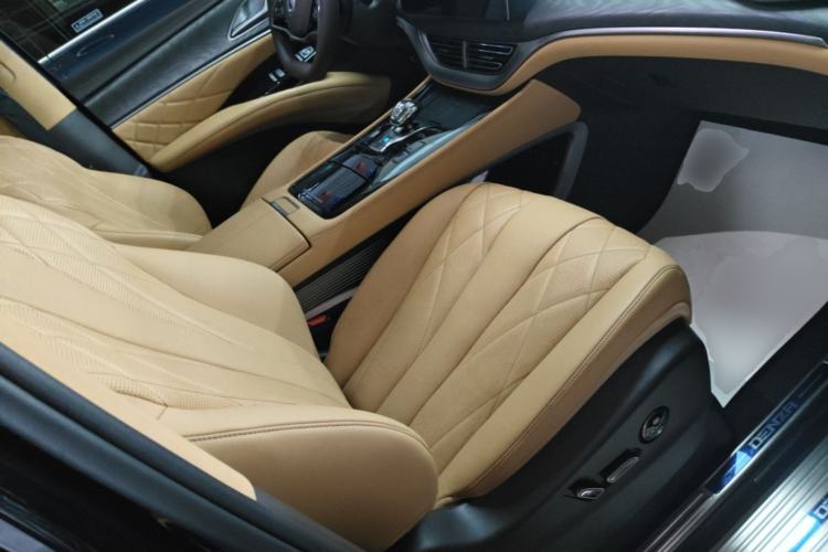 Used Denza D9 2025 DM-i Intelligent Drive 1020 Four-Wheel Drive Prestige Model Right Front Seat