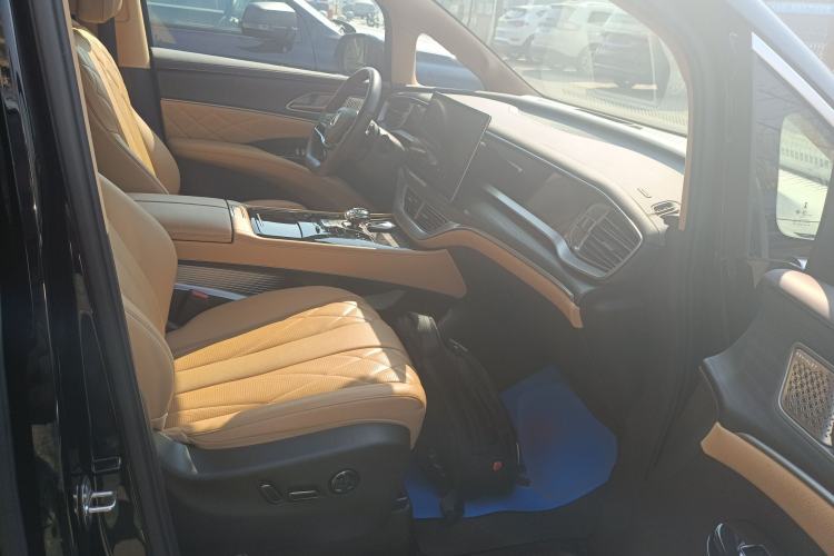 Used Denza D9 2025 DM-i Intelligent Drive 1020 Four-Wheel Drive Flagship Model Right Front Seat