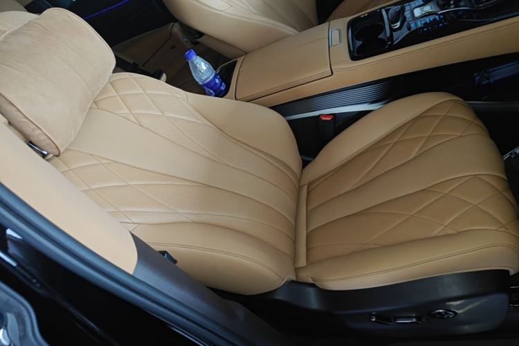 Used Denza D9 2025 DM-i Intelligent Drive 1020 Four-Wheel Drive Prestige Model Right Front Seat