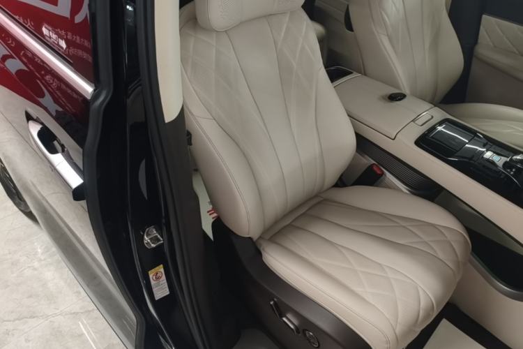 Used Denza D9 2025 DM-i Intelligent Drive 1020 Four-Wheel Drive Flagship Model Right Front Seat