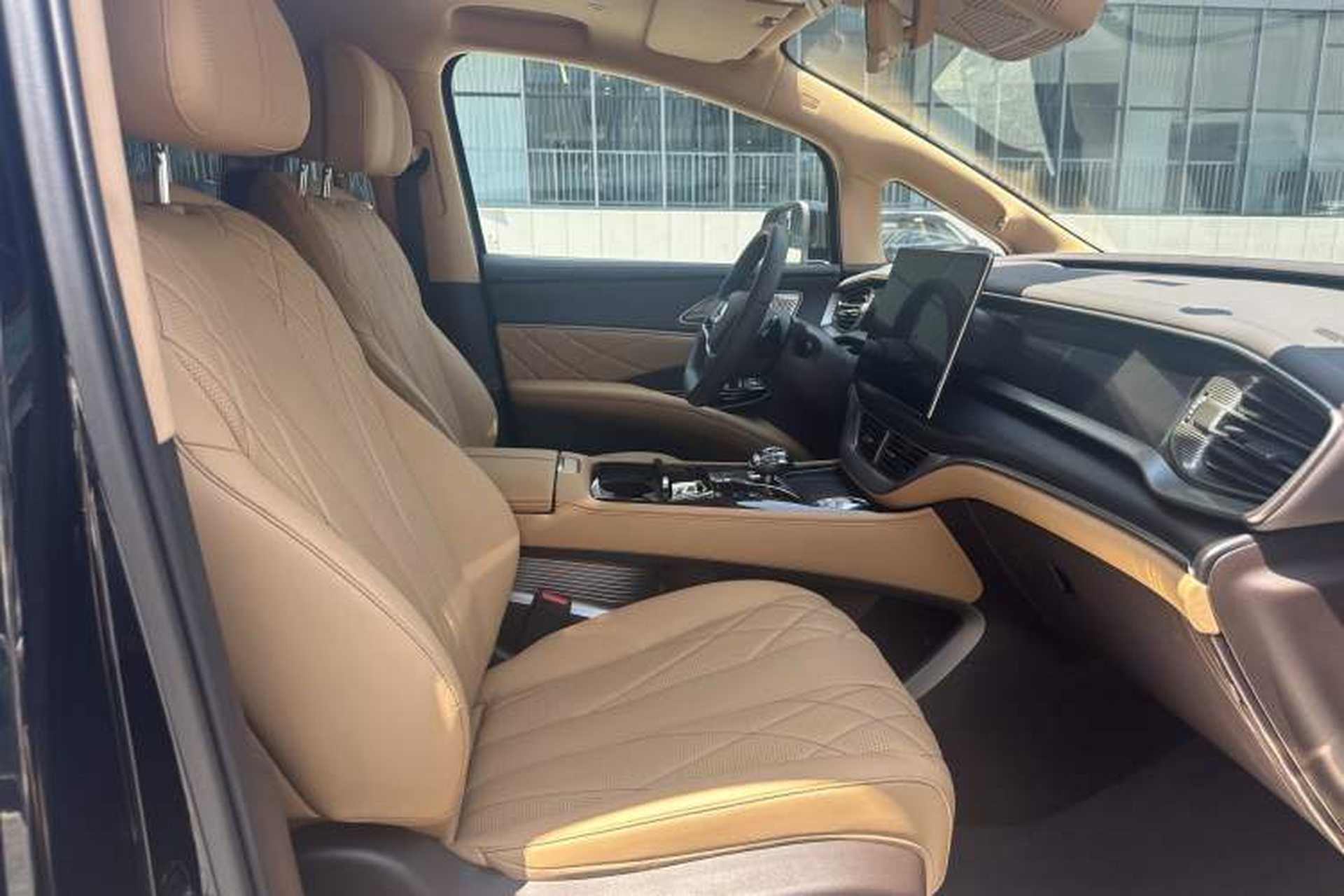 Used Denza D9 2025 DM-i Intelligent Drive 1020 Four-Wheel Drive Flagship Model Right Front Seat