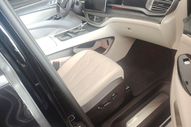 Used Denza D9 2025 DM-i Intelligent Drive 1020 Four-Wheel Drive Prestige Model Right Front Seat