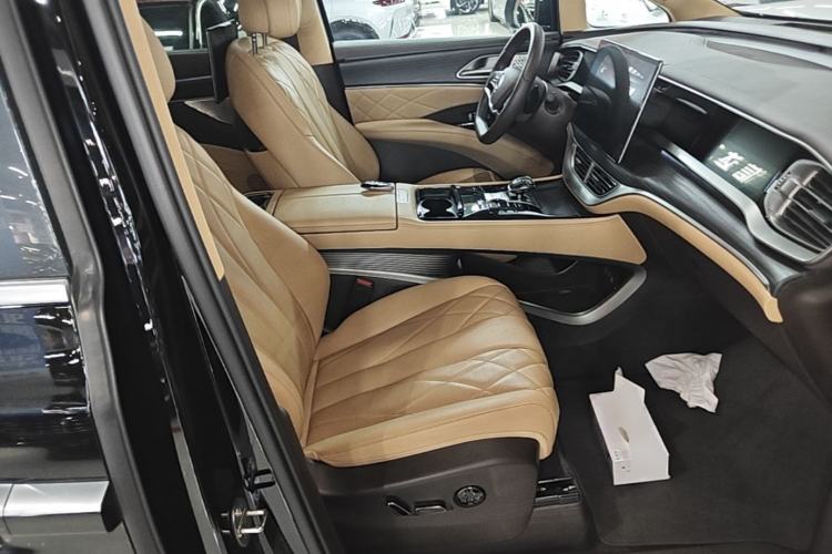 Used Denza D9 2025 DM-i Intelligent Drive 1020 Four-Wheel Drive Flagship Model Right Front Seat
