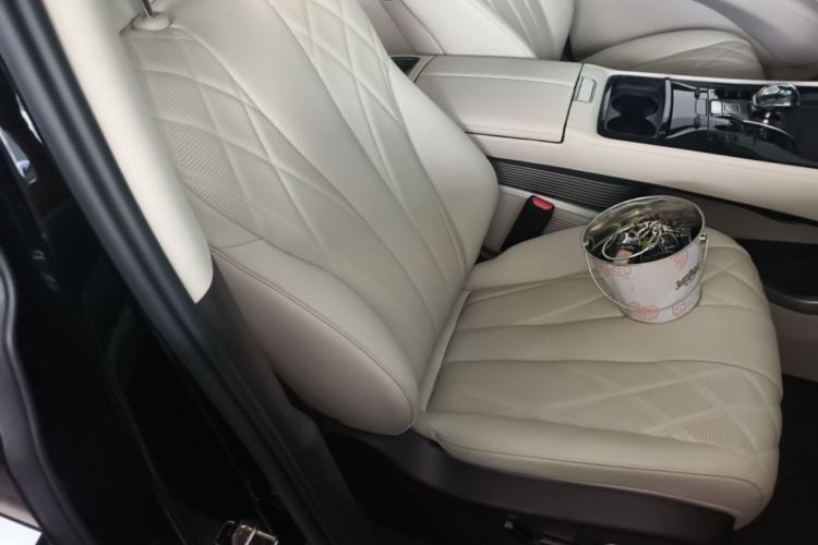 Used Denza D9 2025 DM-i Intelligent Drive 1020 Four-Wheel Drive Flagship Model Right Front Seat