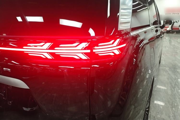 Used Denza D9 2025 DM-i Smart Drive 1100 Luxury Model Right Rear Taillight