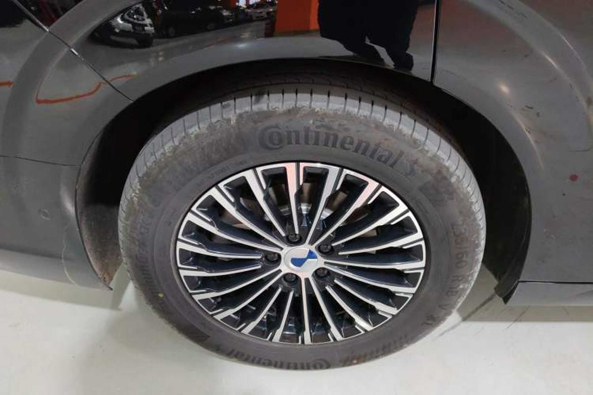Used Denza D9 2025 DM-i Smart Drive 1020 Four-Wheel Drive Premium Model Right Rear Wheel Hub