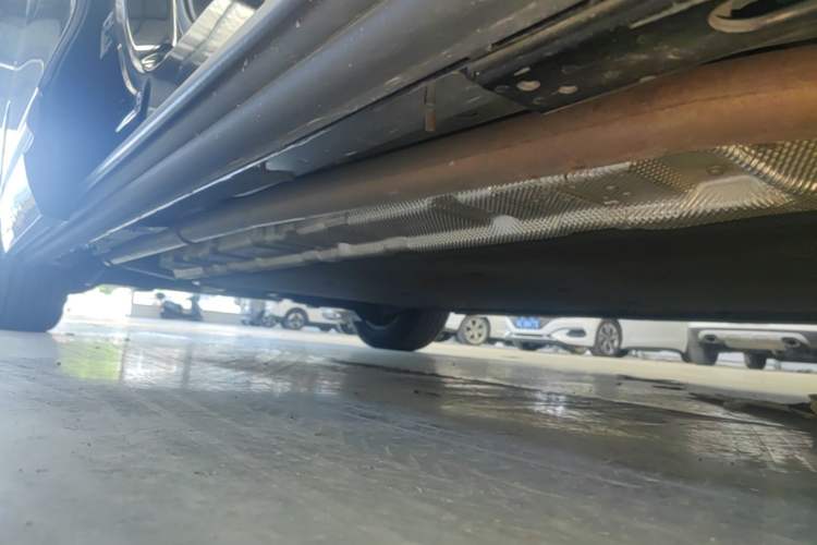 Used Denza D9 2025 DM-i Intelligent Drive 1020 Four-Wheel Drive Prestige Model Right Side Sill