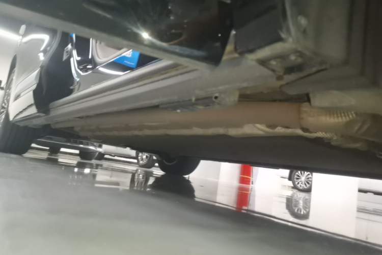 Used Denza D9 2025 DM-i Intelligent Drive 1020 Four-Wheel Drive Flagship Model Right Side Sill