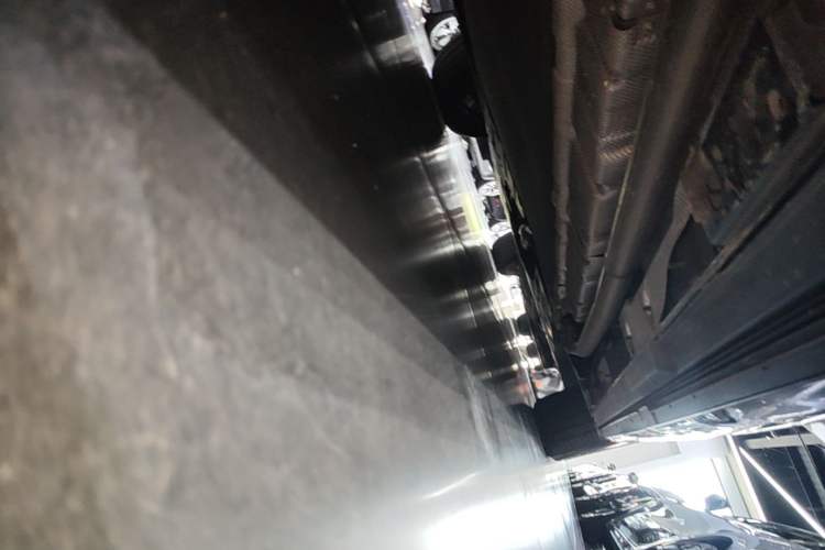 Used Denza D9 2025 DM-i Intelligent Drive 1020 Four-Wheel Drive Flagship Model Right Side Sill