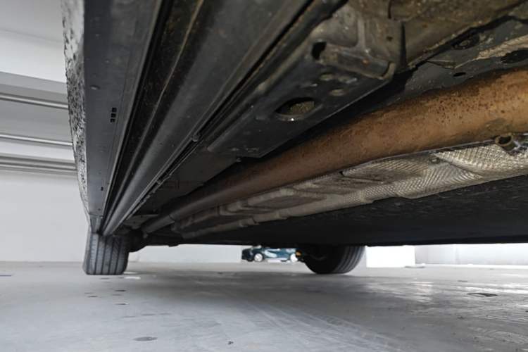Used Denza D9 2025 DM-i Intelligent Drive 1020 Four-Wheel Drive Prestige Model Right Side Sill