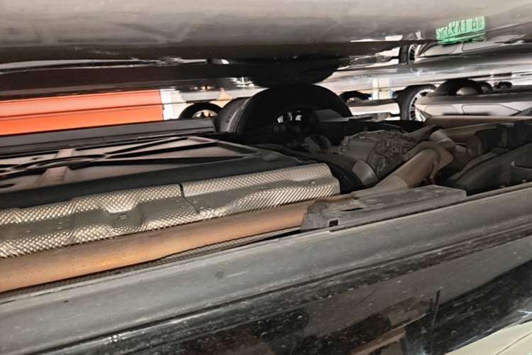 Used Denza D9 2025 DM-i Intelligent Drive 1020 Four-Wheel Drive Prestige Model Right Side Sill