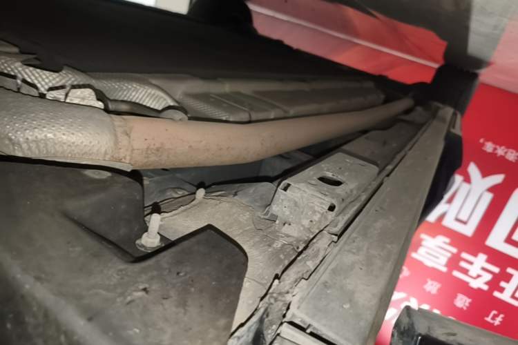 Used Denza D9 2025 DM-i Intelligent Drive 1020 Four-Wheel Drive Flagship Model Right Side Sill