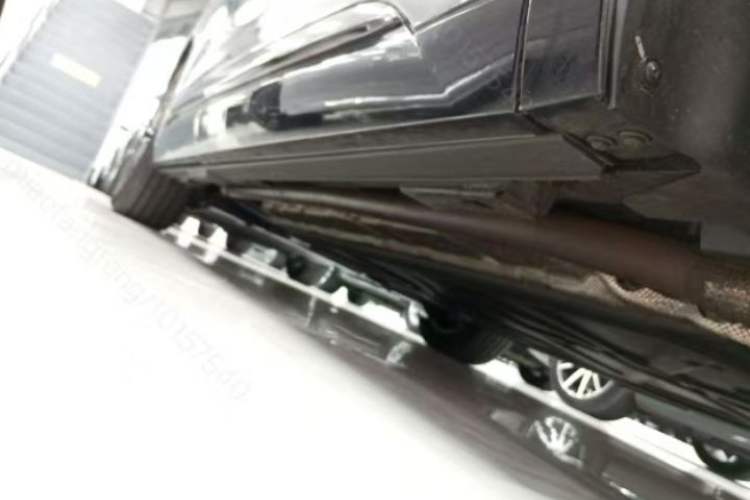 Used Denza D9 2025 DM-i Intelligent Drive 1020 Four-Wheel Drive Flagship Model Right Side Sill