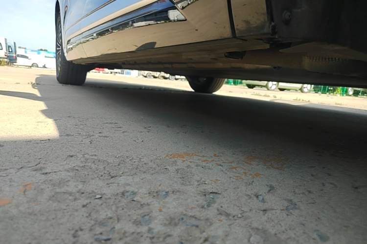 Used Denza D9 2025 DM-i Intelligent Drive 1020 Four-Wheel Drive Prestige Model Right Side Sill