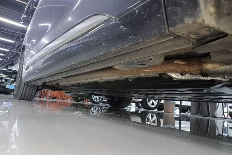 Used Denza D9 2025 DM-i Intelligent Drive 1020 Four-Wheel Drive Prestige Model Right Side Sill