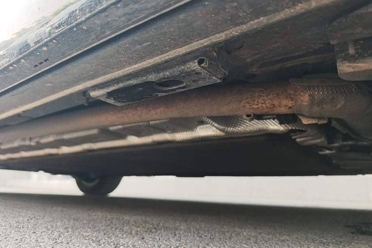 Used Denza D9 2025 DM-i Intelligent Drive 1020 Four-Wheel Drive Flagship Model Right Side Sill