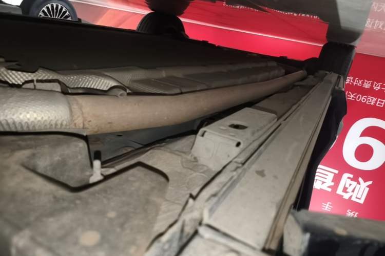 Used Denza D9 2025 DM-i Intelligent Drive 1020 Four-Wheel Drive Flagship Model Right Side Sill