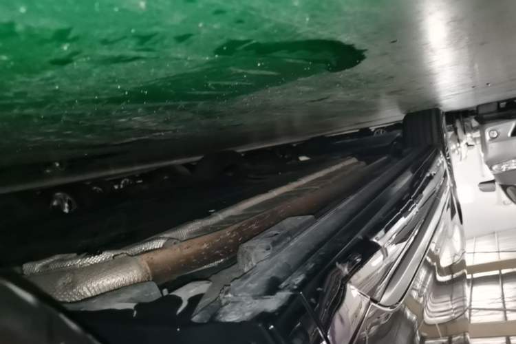 Used Denza D9 2025 DM-i Intelligent Drive 1020 Four-Wheel Drive Prestige Model Right Side Sill