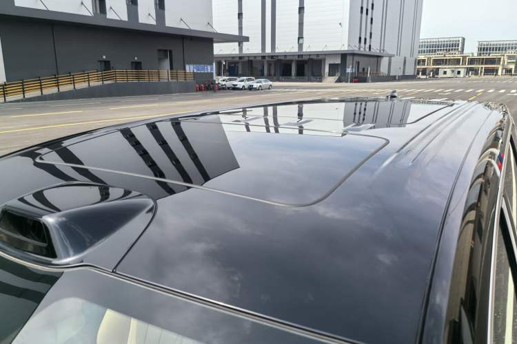 Used Denza D9 2025 DM-i Smart Drive 1020 Four-Wheel Drive Deluxe Model Roof