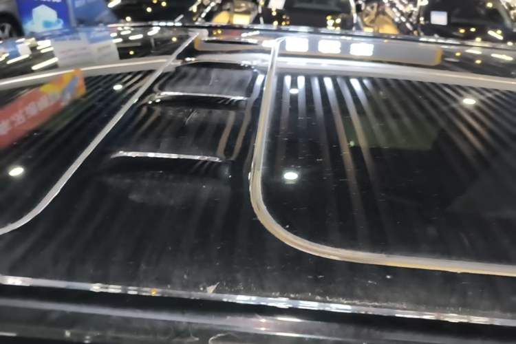 Used Denza D9 2025 DM-i Intelligent Drive 1020 Four-Wheel Drive Flagship Model Roof