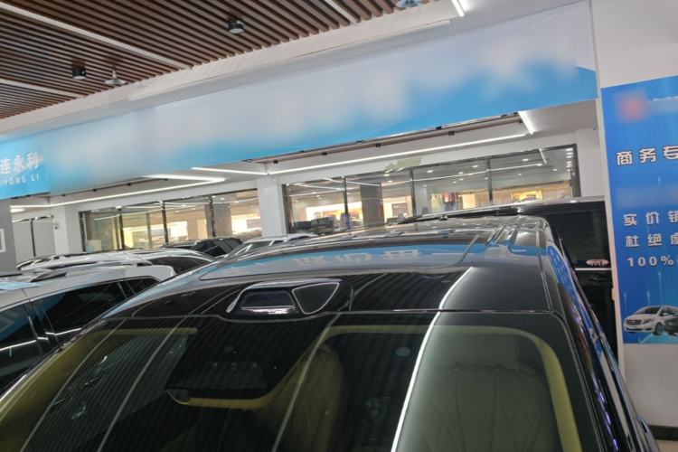 Used Denza D9 2025 DM-i Intelligent Drive 1020 Four-Wheel Drive Prestige Model Roof